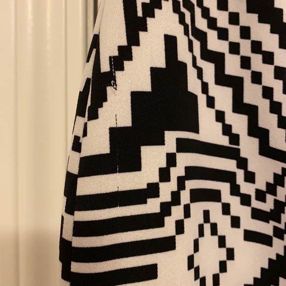 Banana republic black and white mosaic skirt - Picture 3 of 3